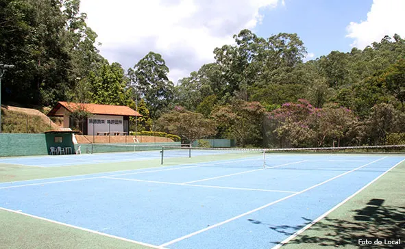 Quadra de tênis do clube
